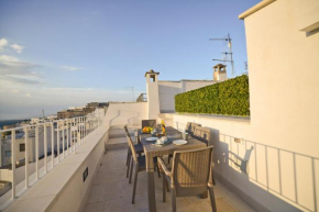 Scirocco Apartment with terrace by Wonderful Italy